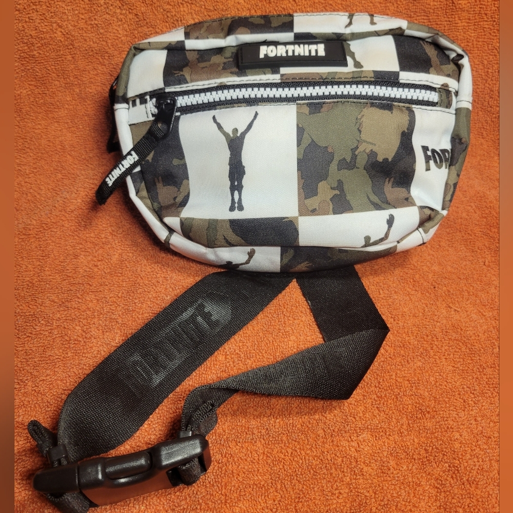 Fortnite fanny pack crossbody bag in great shape, cool graphics.